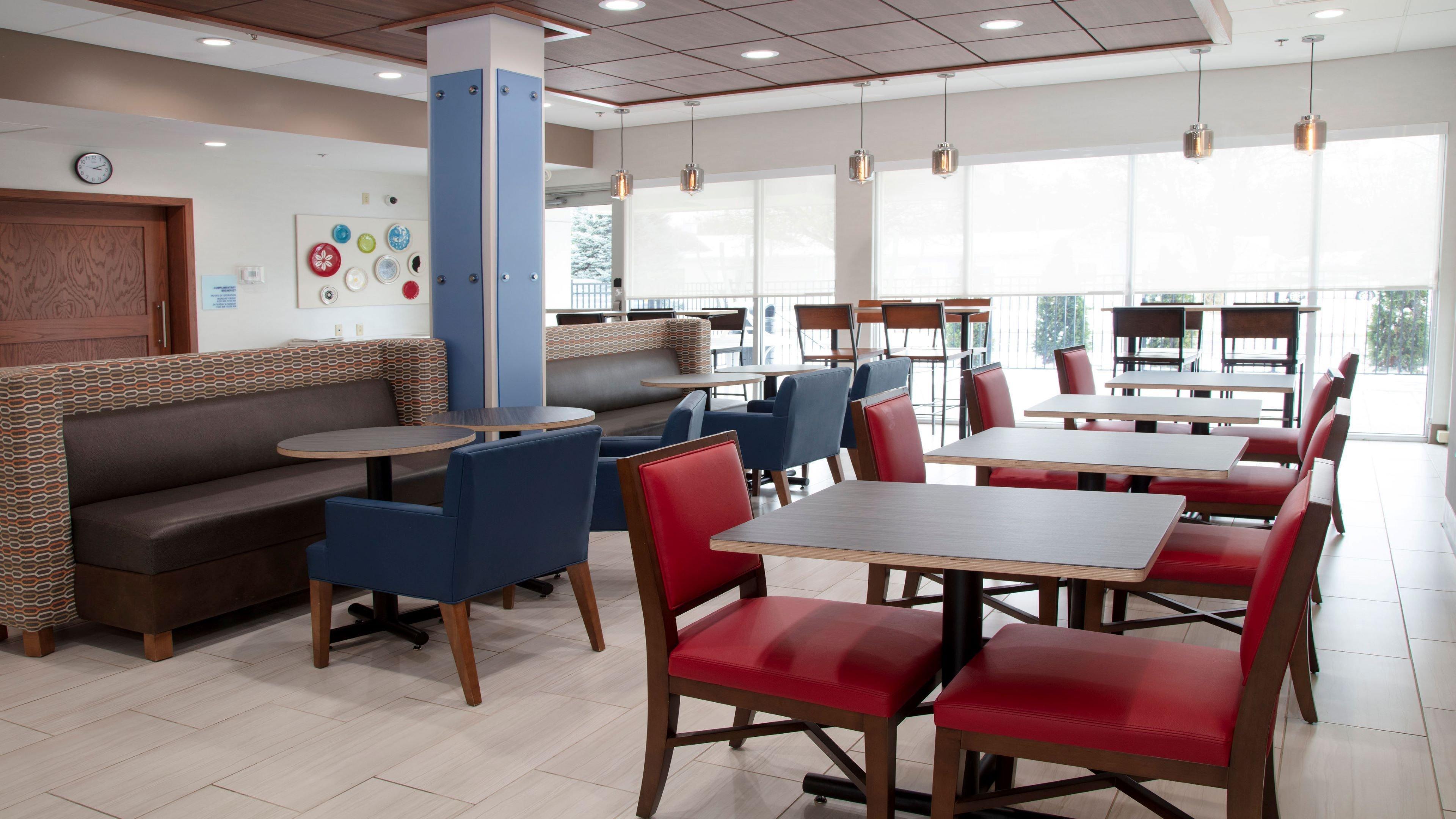 Holiday Inn Express & Suites - Marion By Ihg Exteriör bild